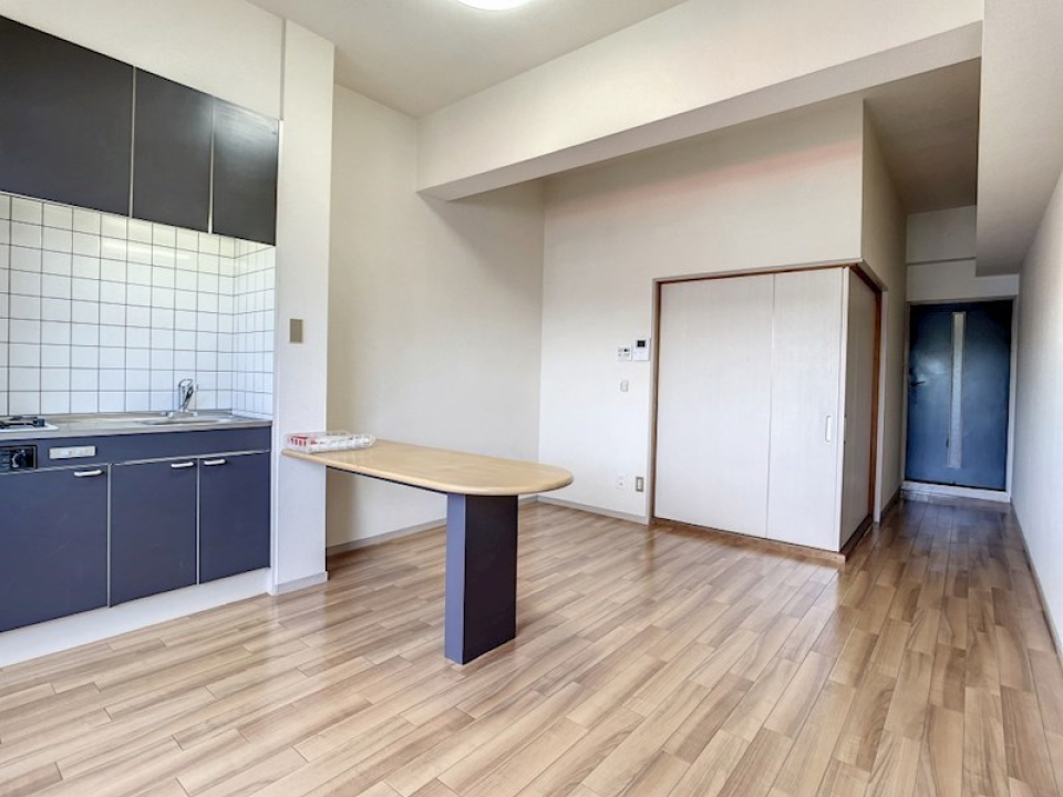 キッチンにはカウンターテーブル付き