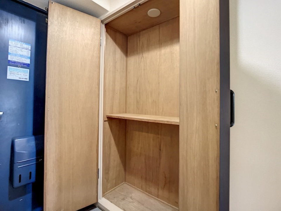 玄関すぐの収納スペース