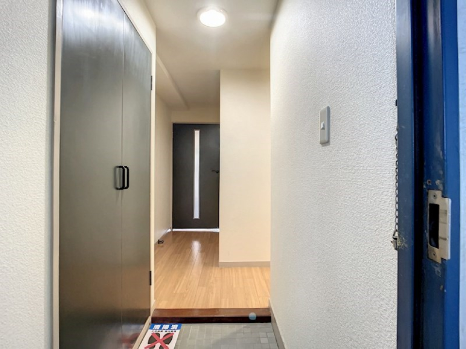 玄関ドアを開けると