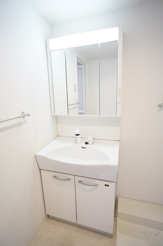 三面鏡付洗面化粧台