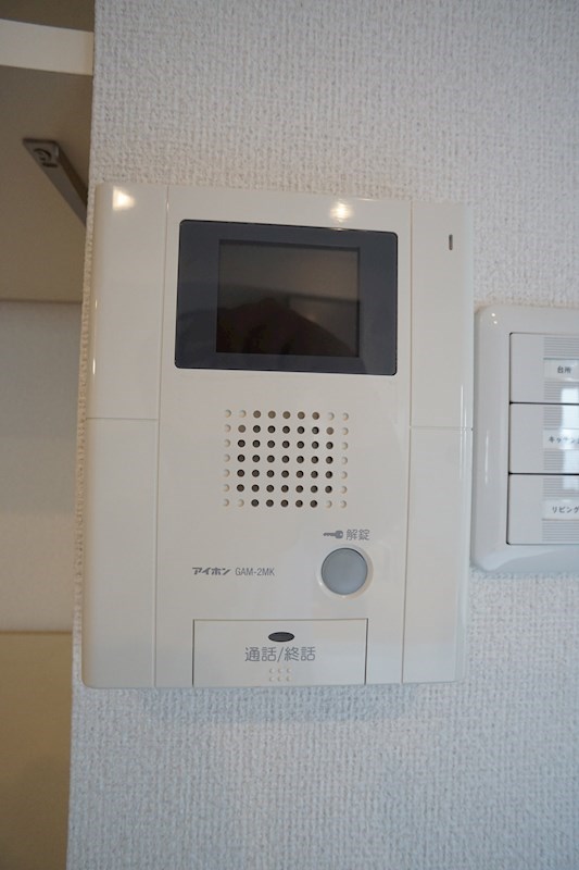 モニタ付きインターホンで安心