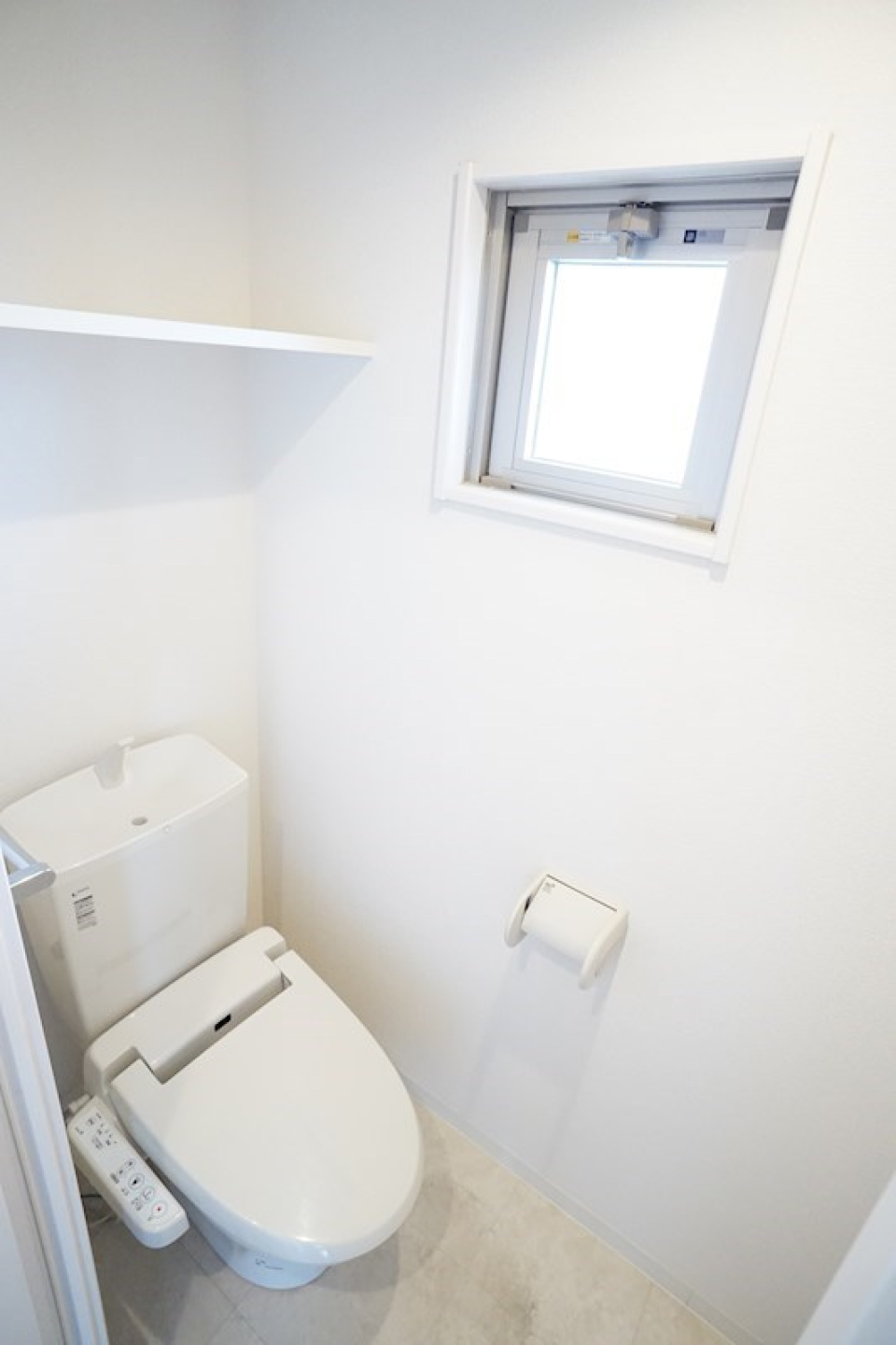 温水洗浄便座付きトイレ