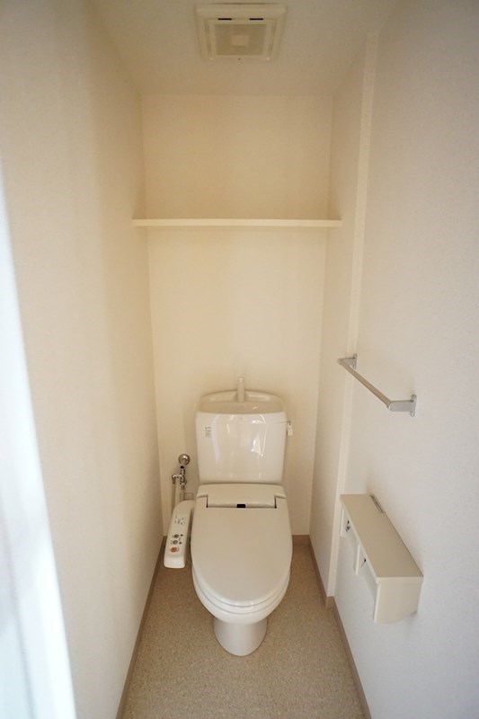 温水洗浄便座付きトイレ