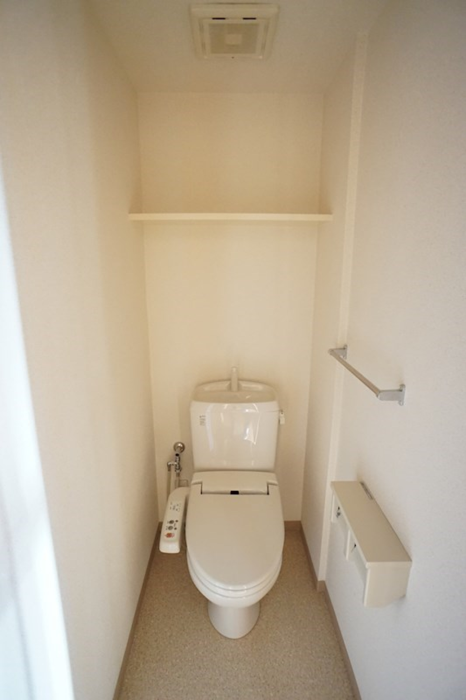 温水洗浄便座付きトイレ