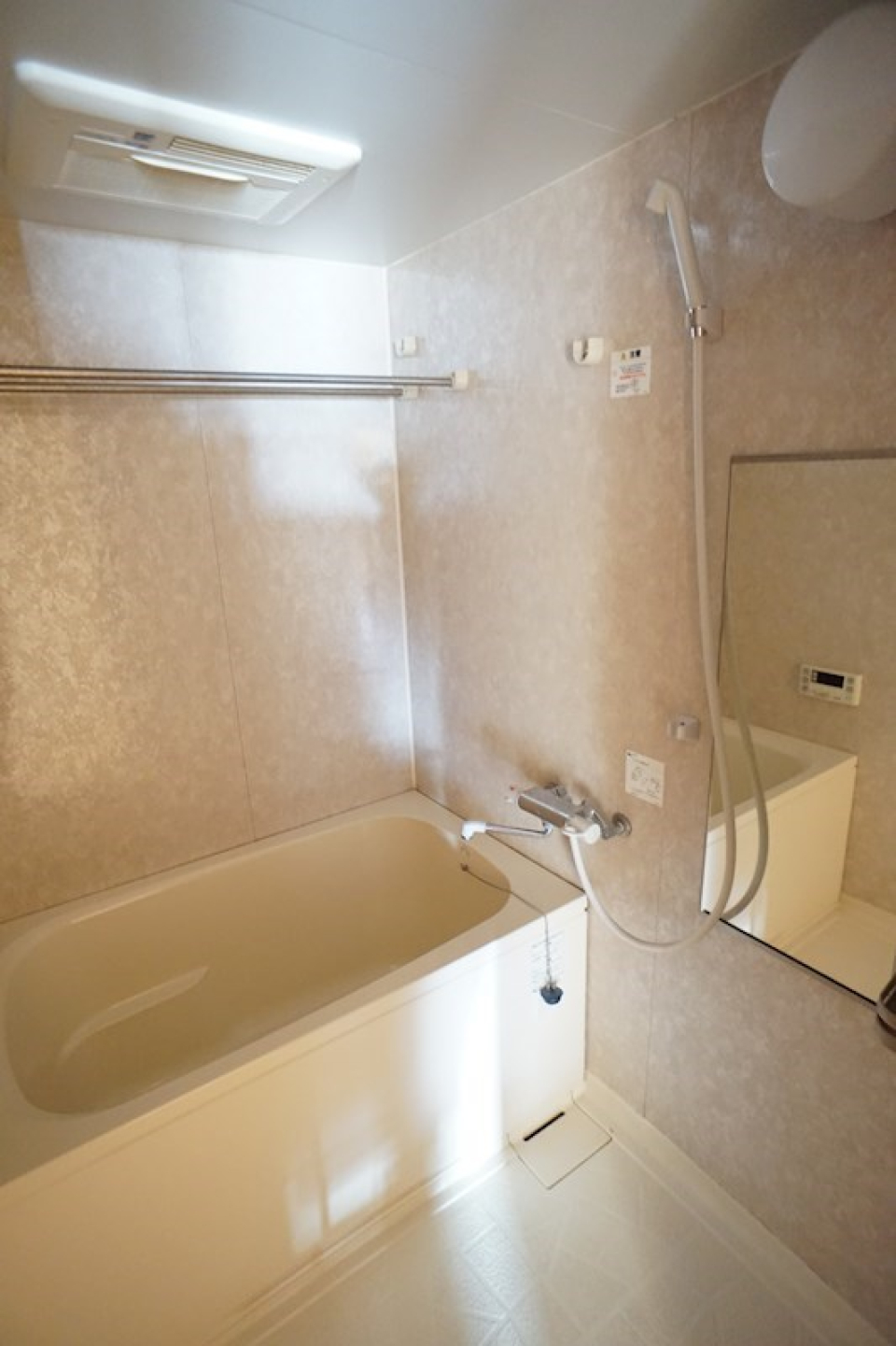 追い焚き・浴室乾燥機付きで快適