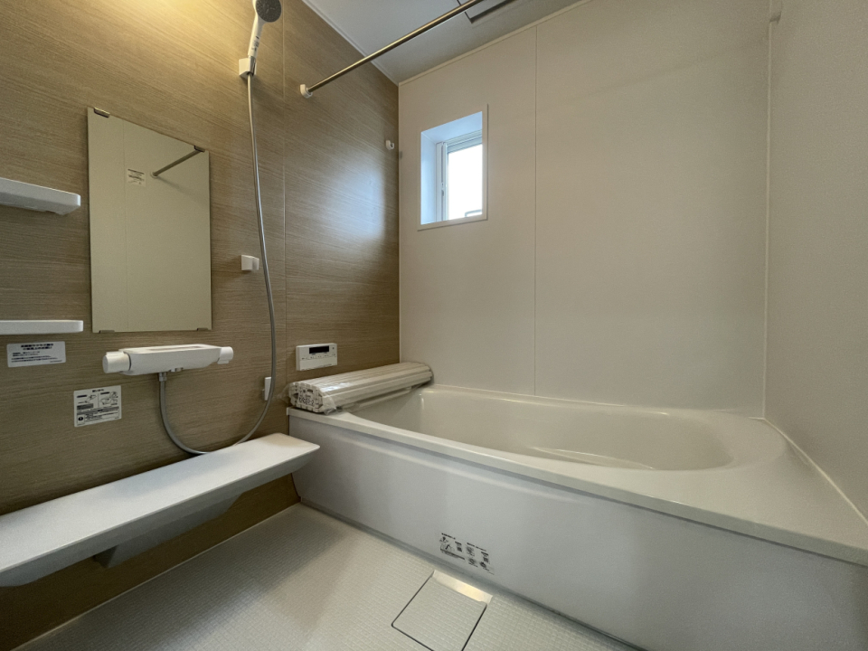 お風呂は1坪、のびのび。