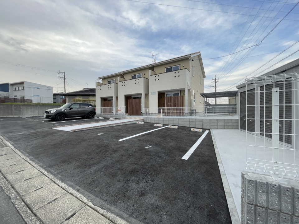 ゆったり駐車場。