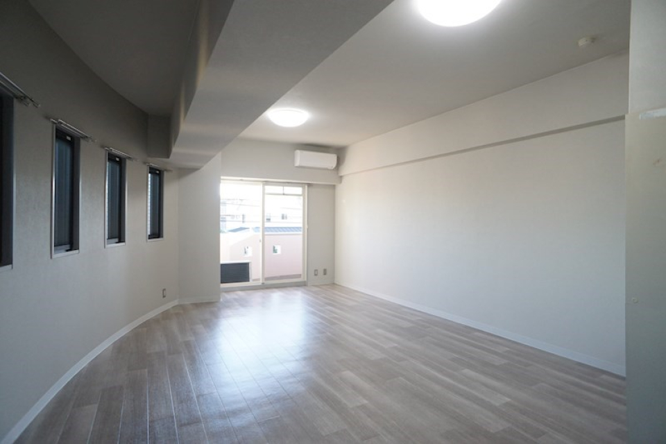 初めてのひとり暮らしに広々1R