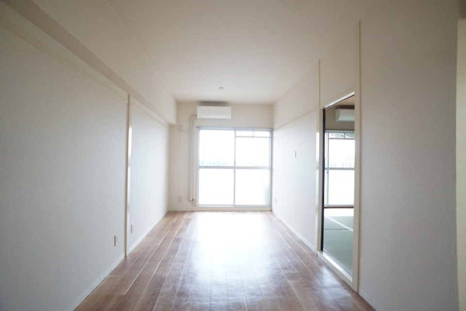 陽光あふれる南向きの広々2LDK