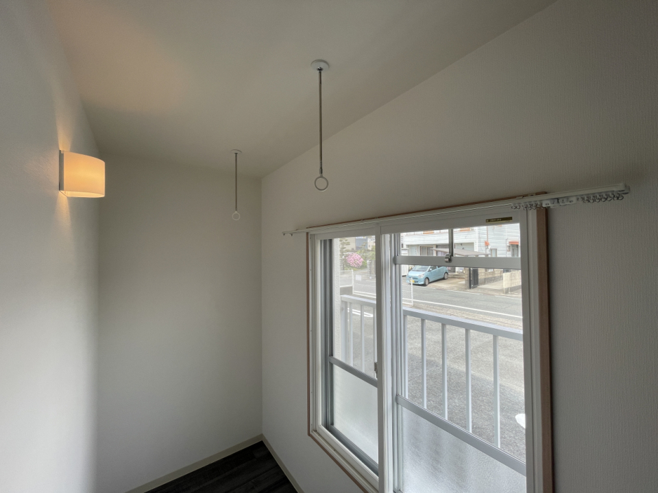 なんと室内物干しスペースまで