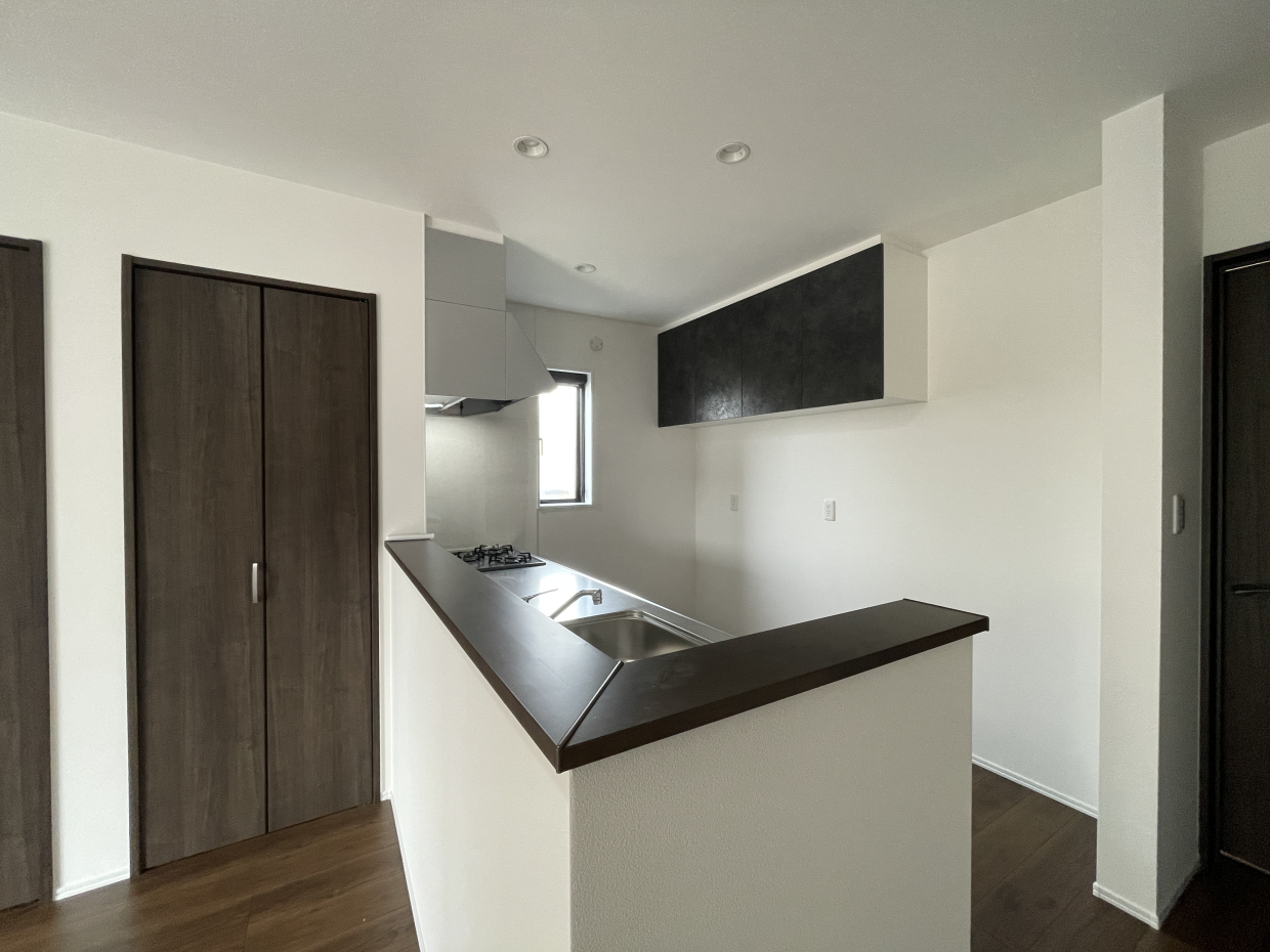 対面式のシステムキッチン