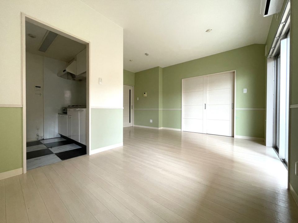 グリーンカラーが印象的なLDK！