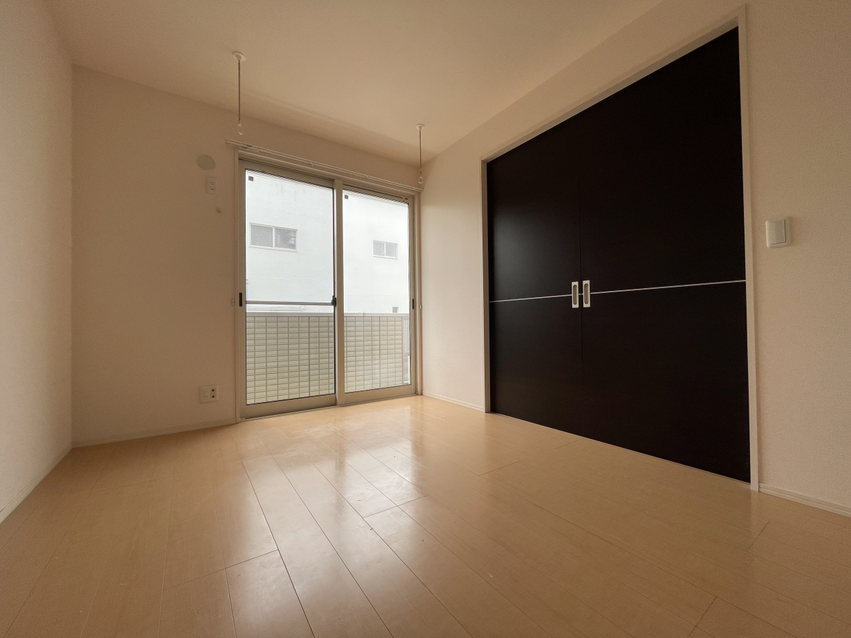 LDKのお隣6帖洋室