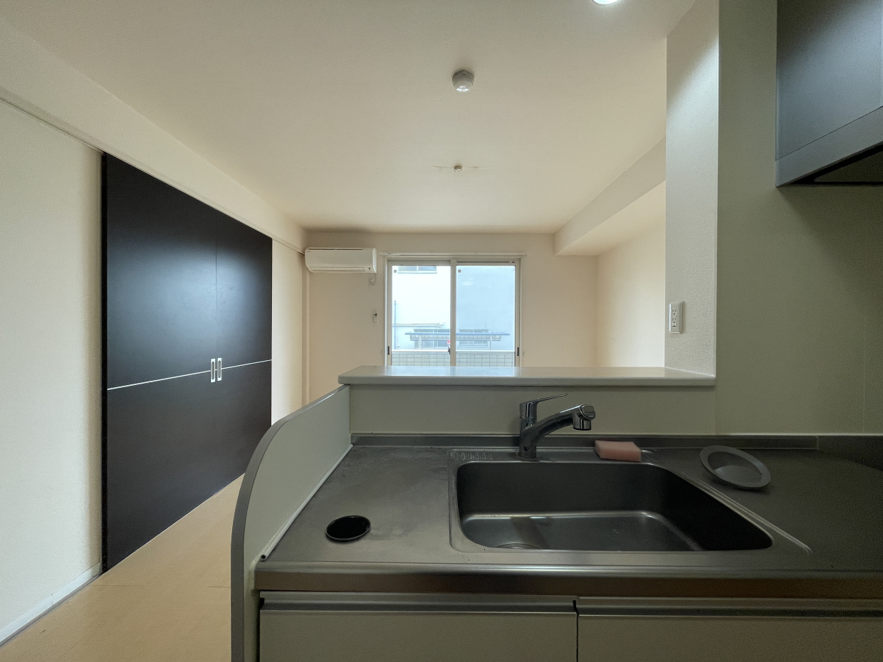 家族の様子を眺めてお料理