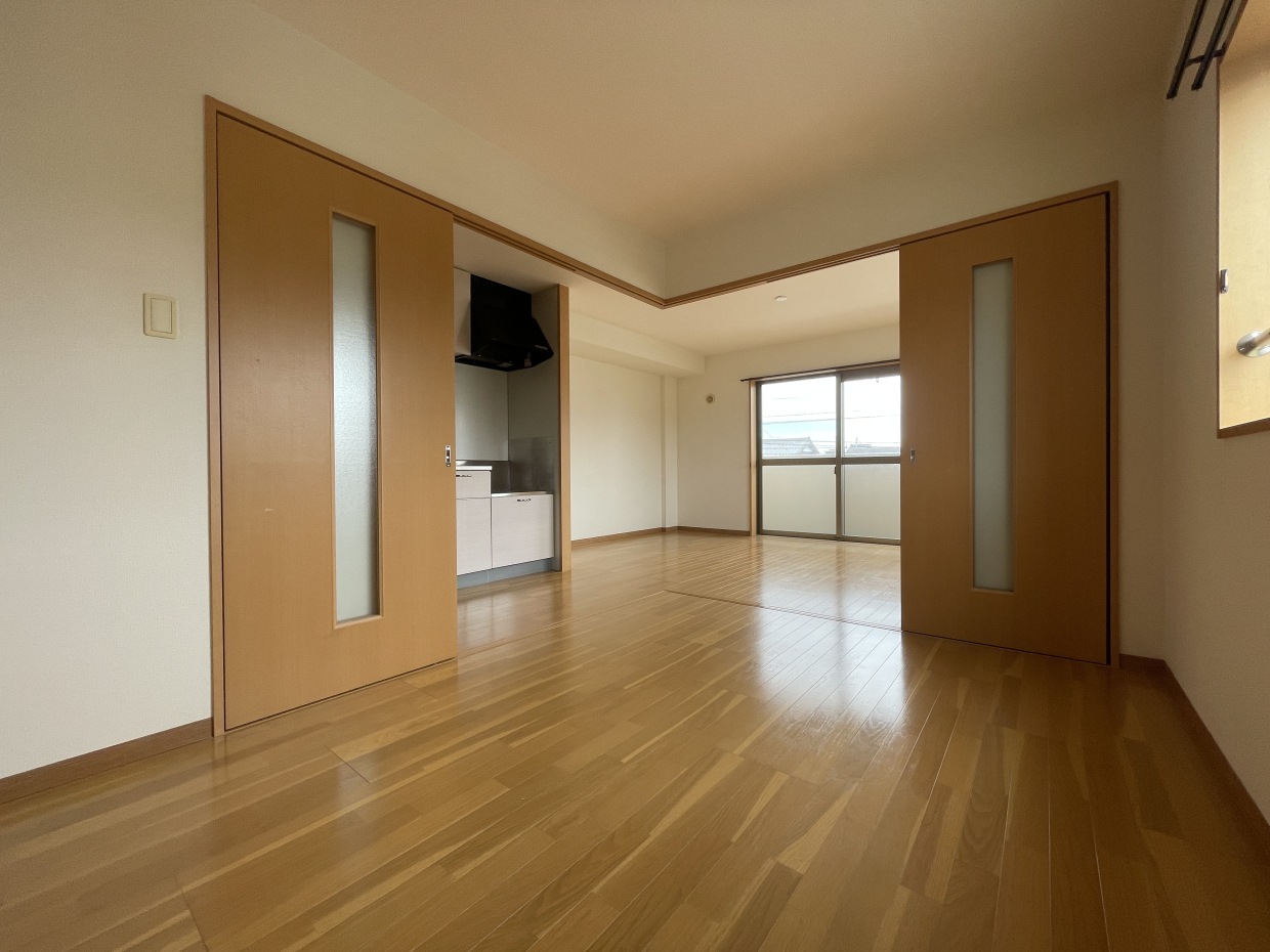 ひきどをあけ放って更に広々空間に！