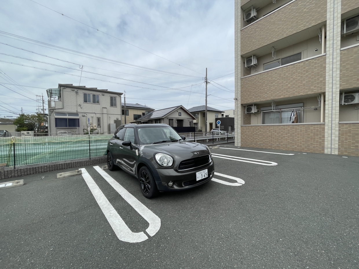 駐車場1台付きです！