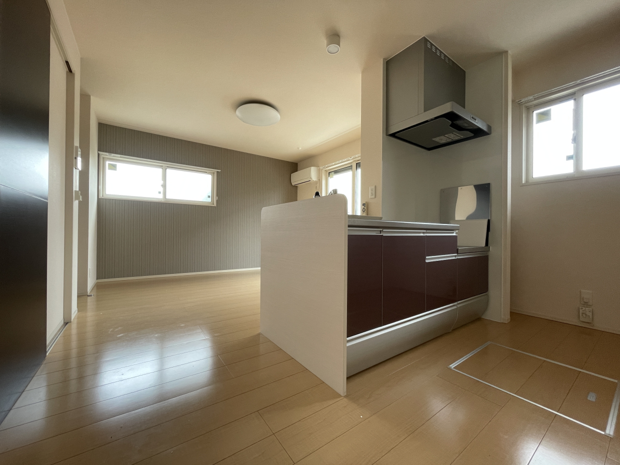 コンビニ・スーパーが近く暮らしやすい1LDK！