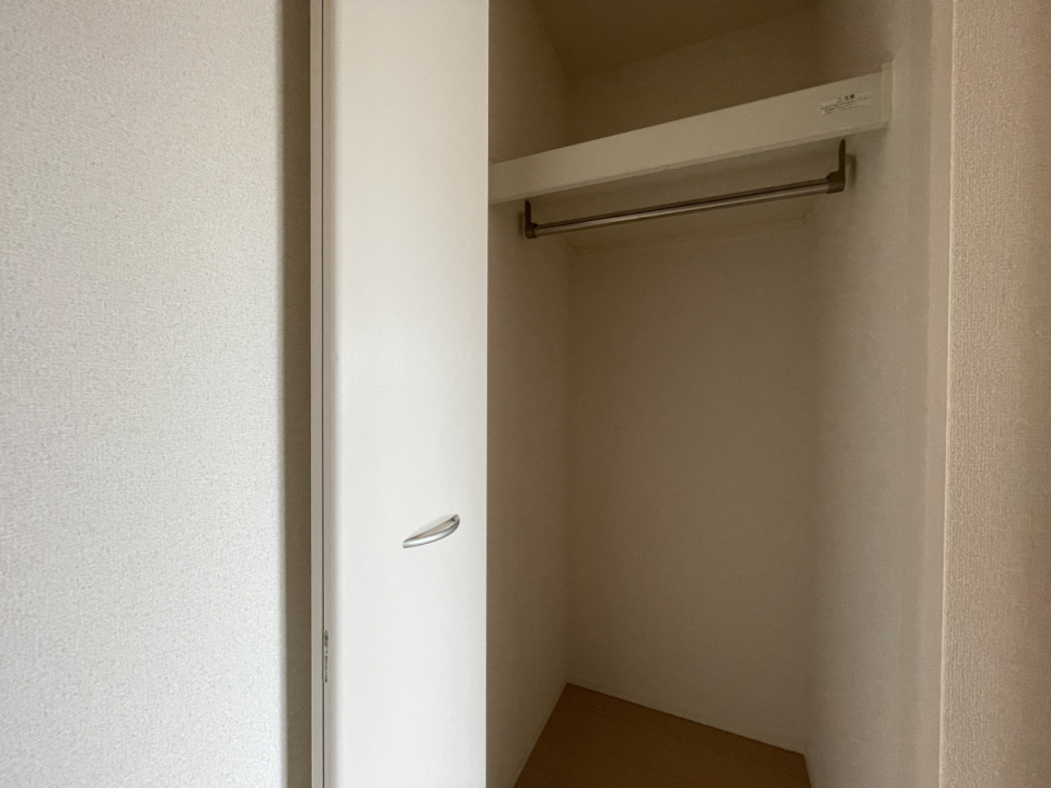 こちらはアウターをかけるのにぴったり！