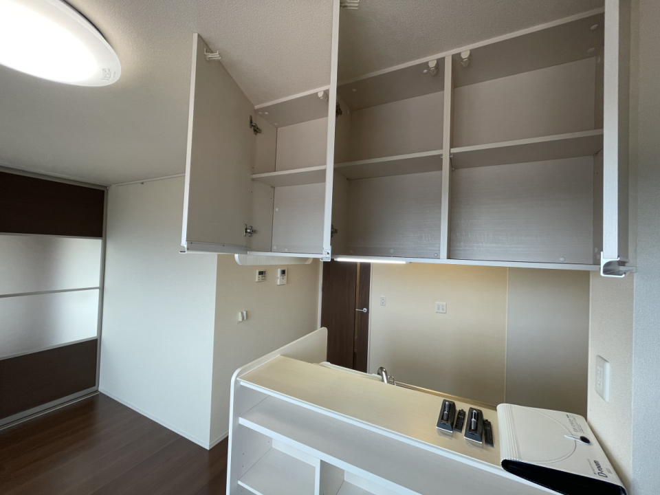 キッチン前の収納もたくさん◎