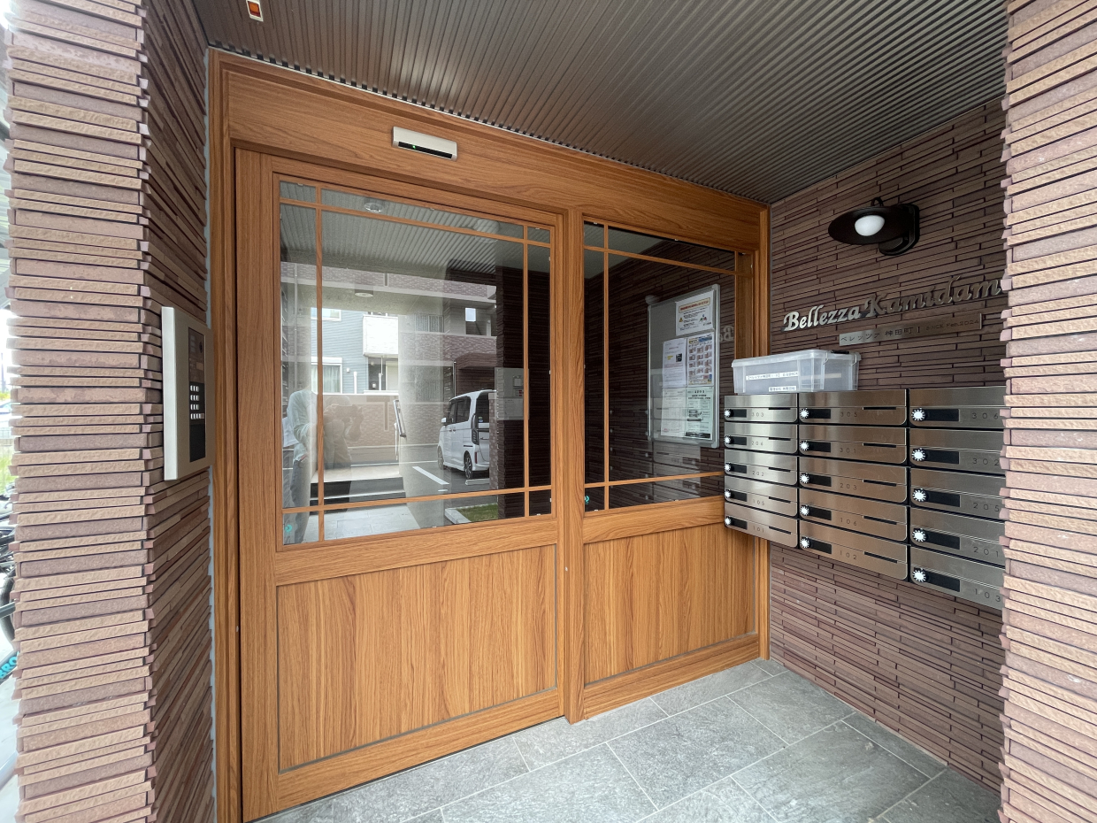 オートロック付きのエントランス、かわいいですね