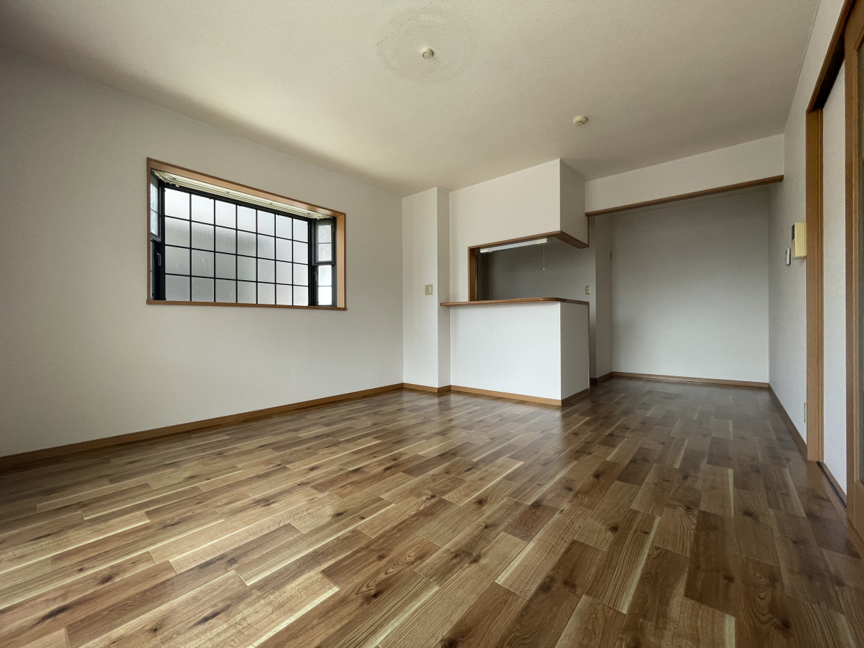 角部屋なので出窓あり。