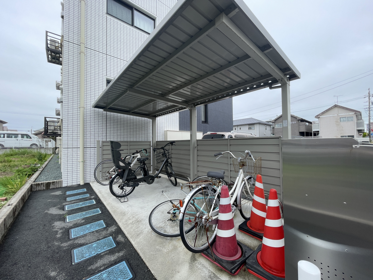 屋根付きの駐輪スペース