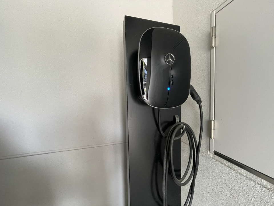 ev充電器の目の前、階段真横の角部屋です！