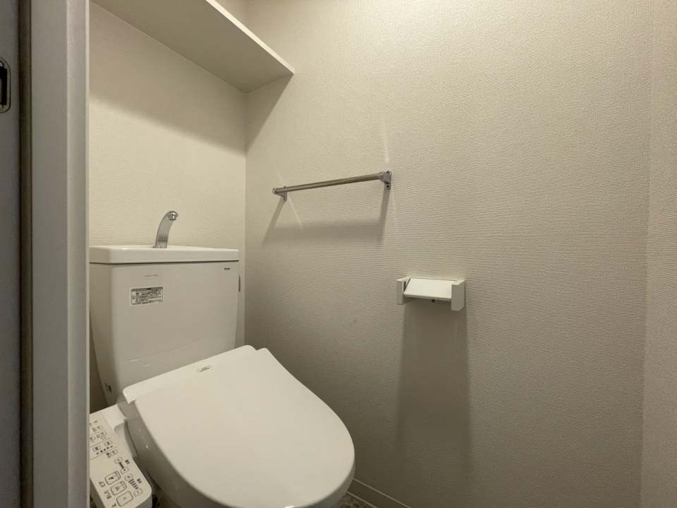 バス・トイレ別。独立洗面台で毎朝快適