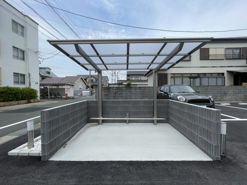 駐輪場は屋根付きで安心