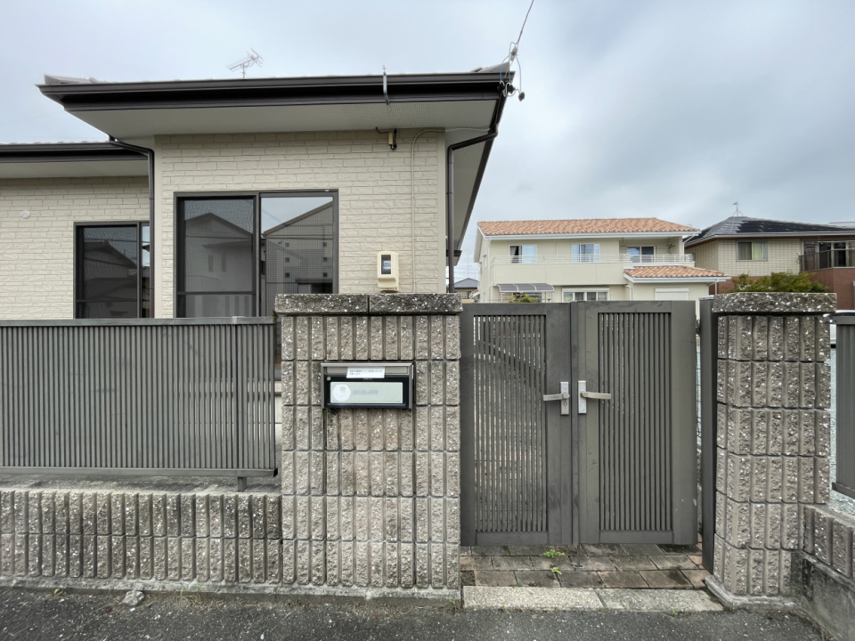 フェンスがあるので外に出てしまう心配もない、小さなお子様でも安心です