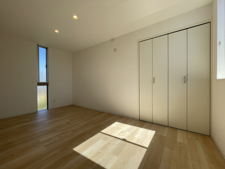 2階には全部で3部屋の洋室があります