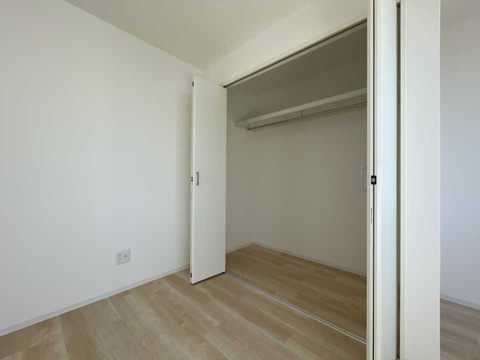 全部屋に奥行きがある収納がついています◎
