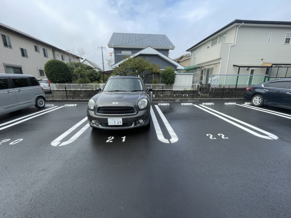 102号室は21番・22番に駐車可能◎