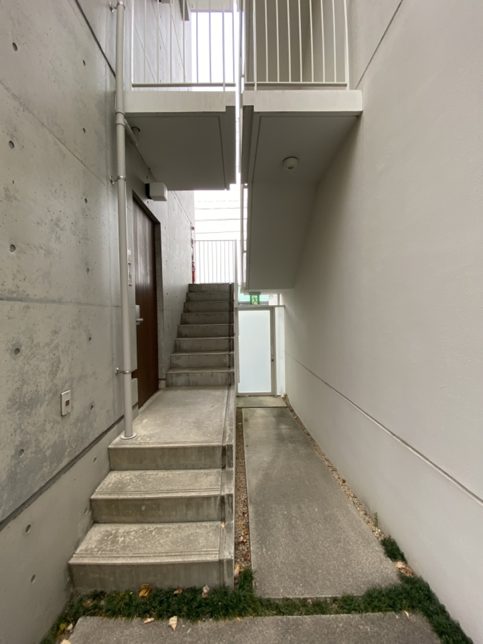 お部屋に向かう階段さえココロオドル