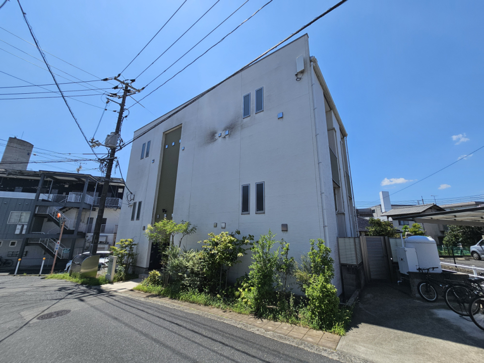 お洒落な室内が想像できるお洒落な外観