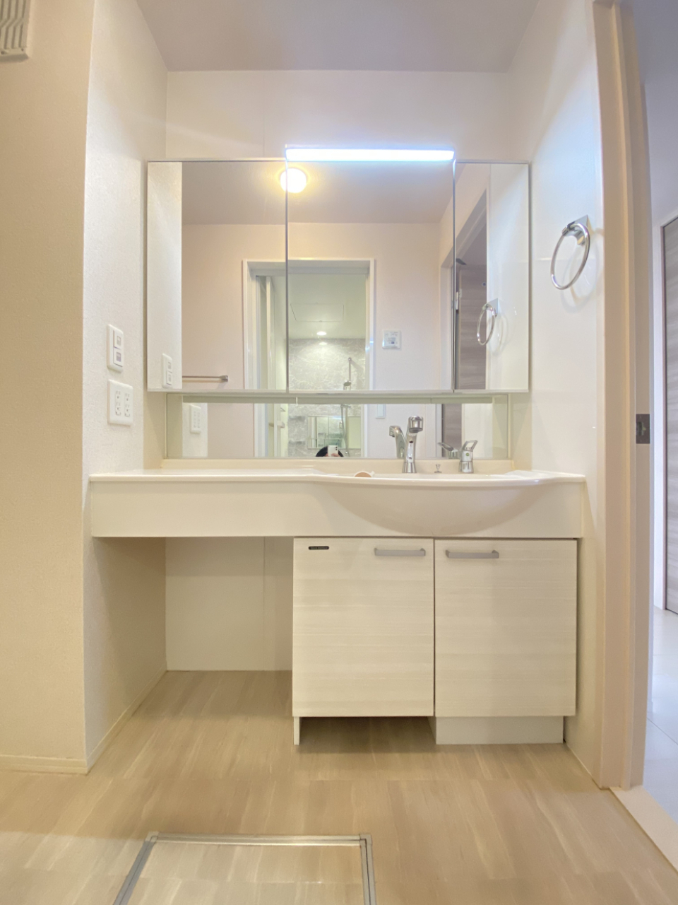 ワイドタイプのゆったり洗面台