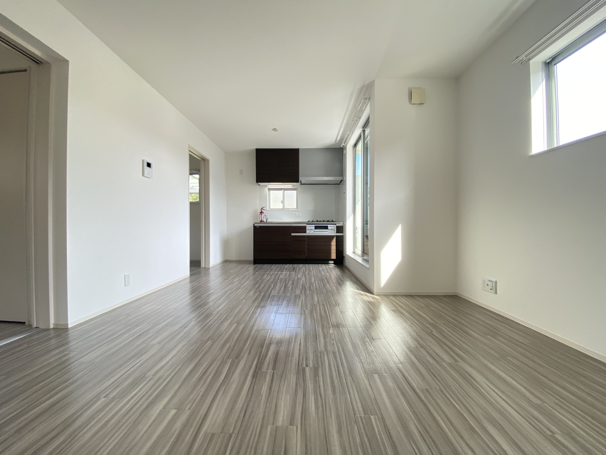 ハイサイドライトで壁を上手く使いながら明り取り